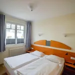Strandvillen Binz - Appartement mit 1 Schlafzimmer und Balkon AH 562